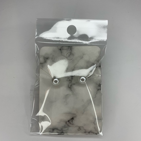 Pearl earring set - Picture 6 of 6